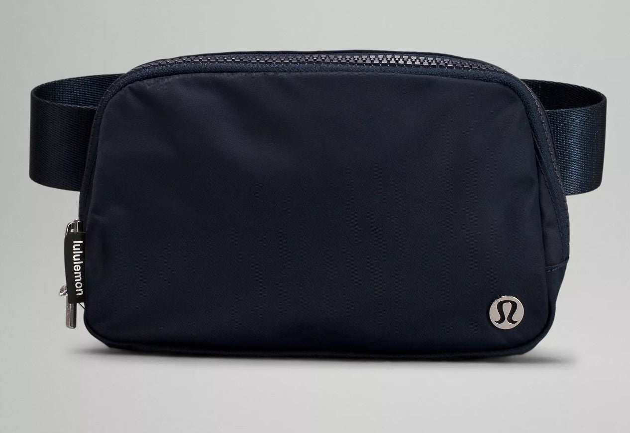 lululemon Everywhere Belt Bag - True Navy
